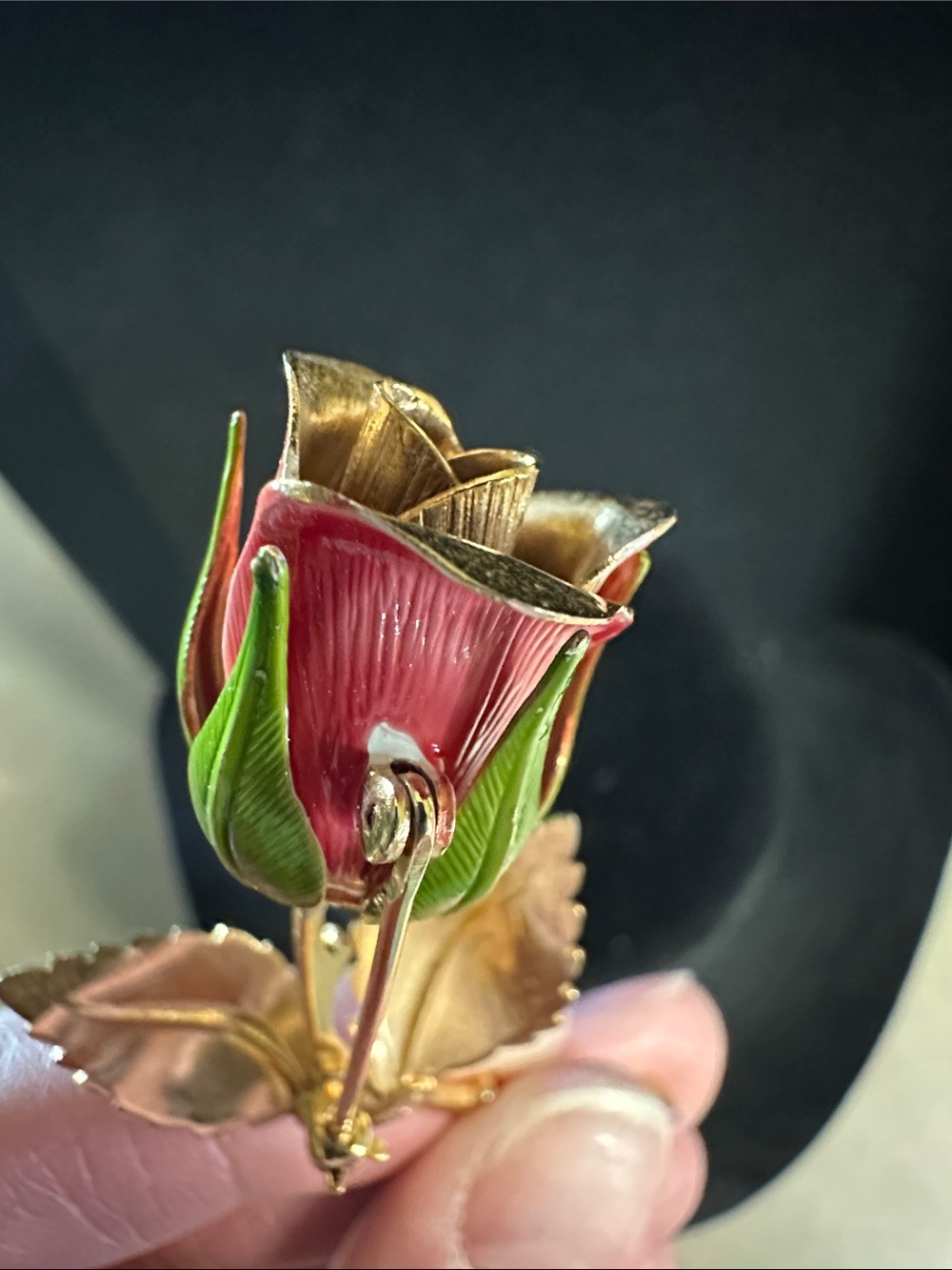 Vintage Giovanni Red Enamel Rosebud Brooch with Green Leaves - Picture 6 of 9